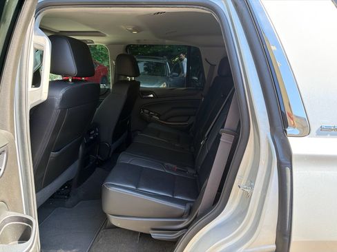 Used 2017 GMC Yukon SLT w/ HD Trailering Package AWD/4WD image 26