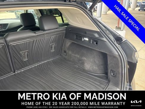 Used 2023 Buick Envision Avenir AWD/4WD image 29
