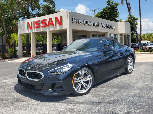 Used 2025 BMW Z4 sDrive30i image 1