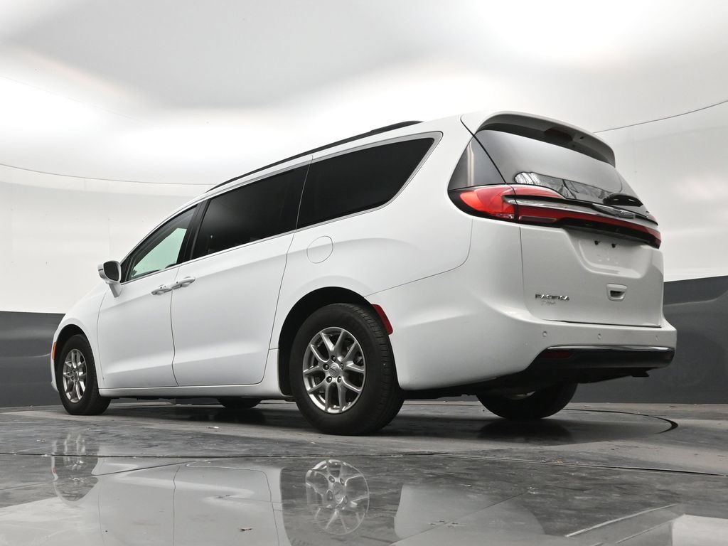 Used 2021 Chrysler Pacifica Touring FWD image 21
