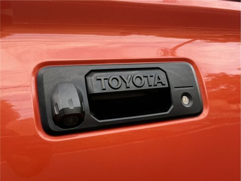 Used 2016 Toyota Tacoma TRD Off-Road w/ Towing Package AWD/4WD image 30