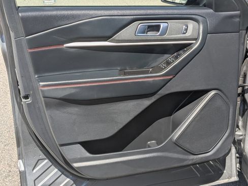 Used 2025 Ford Explorer ST-Line w/ ST-Line Street Pack AWD/4WD image 11