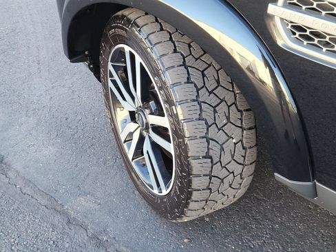 Used 2015 Land Rover LR4 HSE AWD/4WD image 6