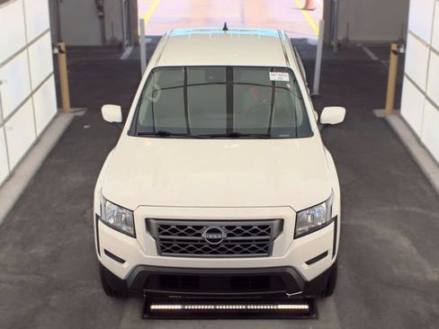 Used 2024 Nissan Frontier SV w/ Technology Package RWD image 2