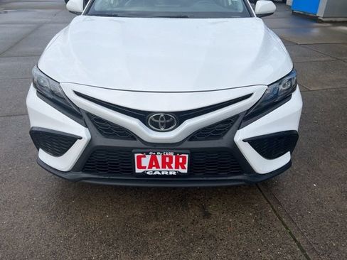 Used 2024 Toyota Camry SE image 15