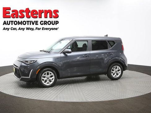 Used 2023 Kia Soul LX w/ LX Technology Package FWD image 57