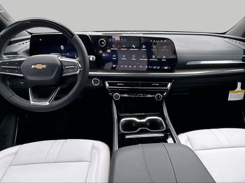 New 2026 Chevrolet Traverse High Country FWD image 6