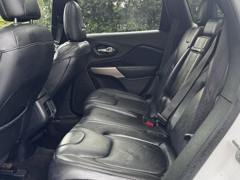 Used 2017 Jeep Cherokee Limited AWD/4WD image 11