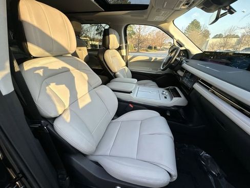 New 2026 Lincoln Navigator L Reserve AWD/4WD image 27