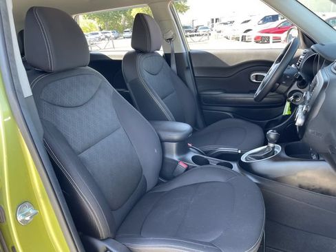 Used 2017 Kia Soul FWD image 23