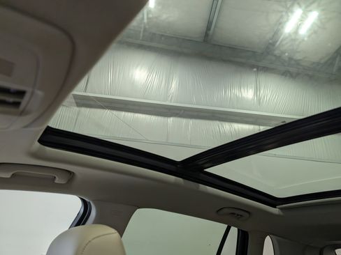 Used 2020 Buick Envision Premium w/ Driver Confidence Package image 27