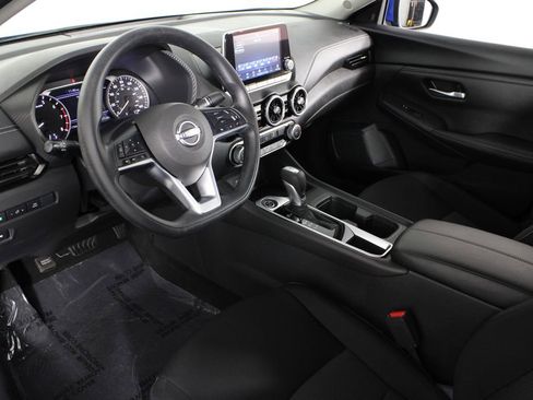 Used 2025 Nissan Sentra SV image 18
