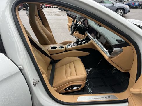Used 2018 Porsche Panamera 4S AWD/4WD image 33