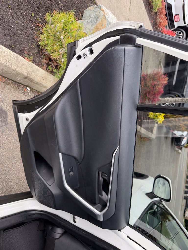 Used 2019 Toyota RAV4 LE w/ Carpet Mat Package AWD/4WD image 15