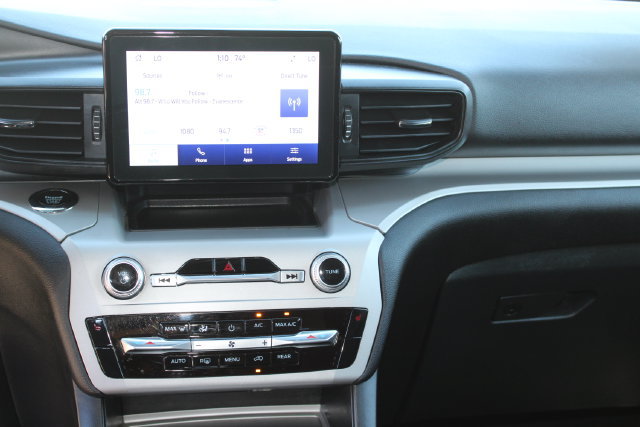 Used 2023 Ford Explorer XLT RWD image 16