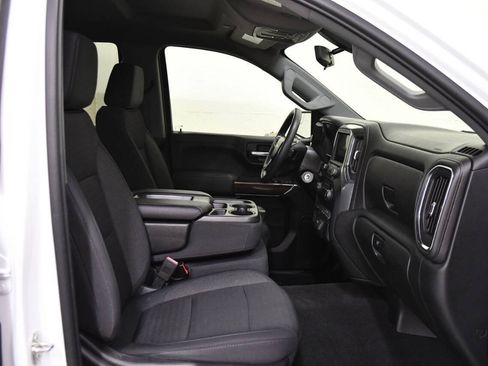 Used 2020 Chevrolet Silverado 1500 LT RWD image 12