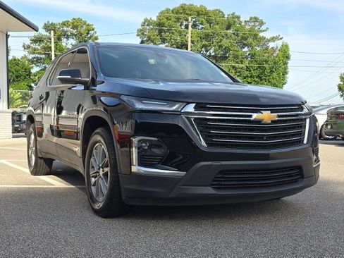 Used 2023 Chevrolet Traverse LT FWD image 7