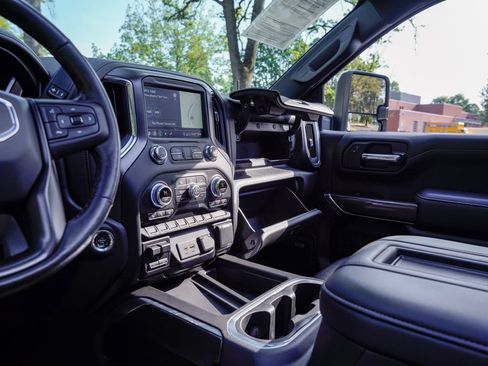 Used 2020 GMC Sierra 1500 AT4 w/ AT4 Premium Package AWD/4WD image 17