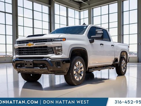 Used 2024 Chevrolet Silverado 2500 Custom w/ Custom Value Package AWD/4WD image 1