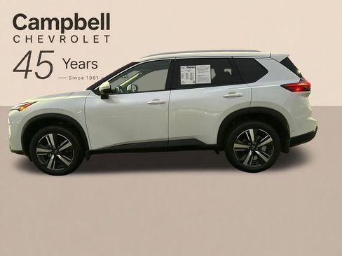 Used 2025 Nissan Rogue SL w/ SL Premium Package FWD image 2