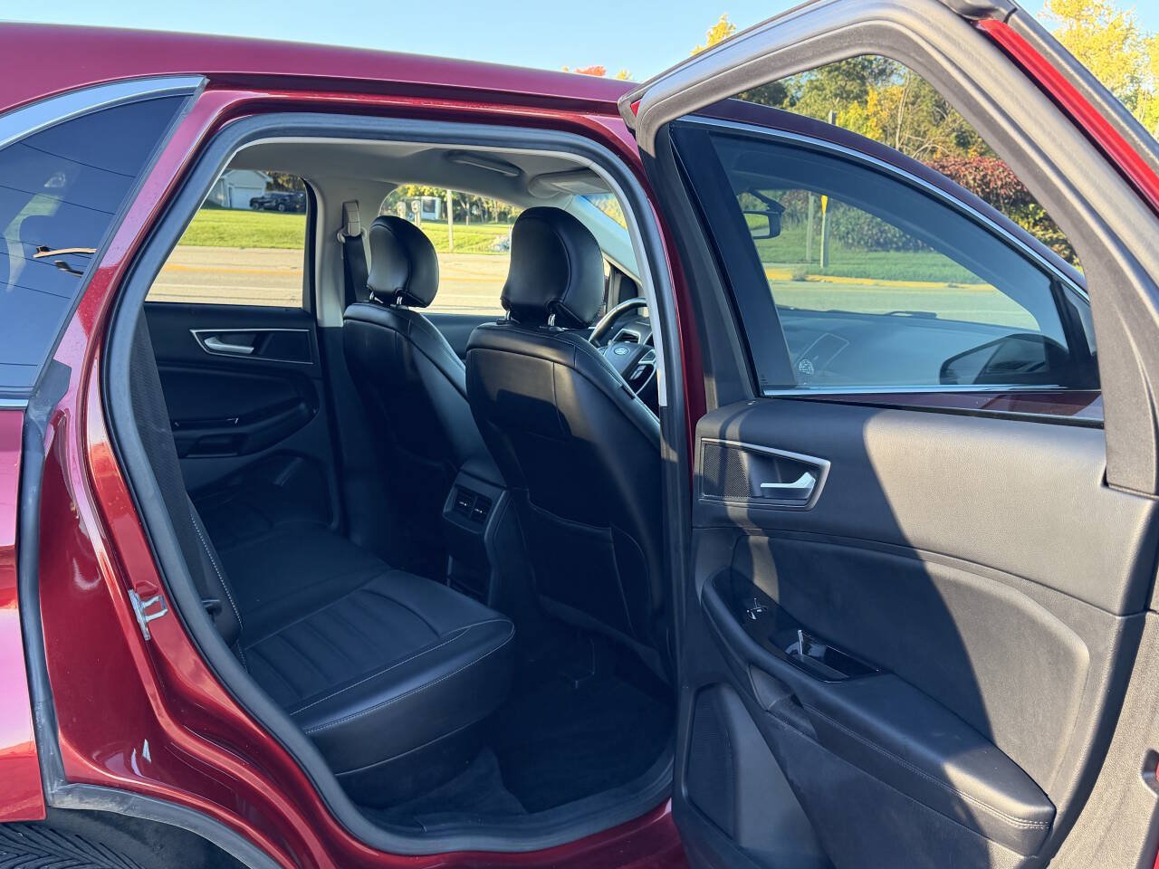 Used 2016 Ford Edge SEL w/ Equipment Group 201A AWD/4WD image 28