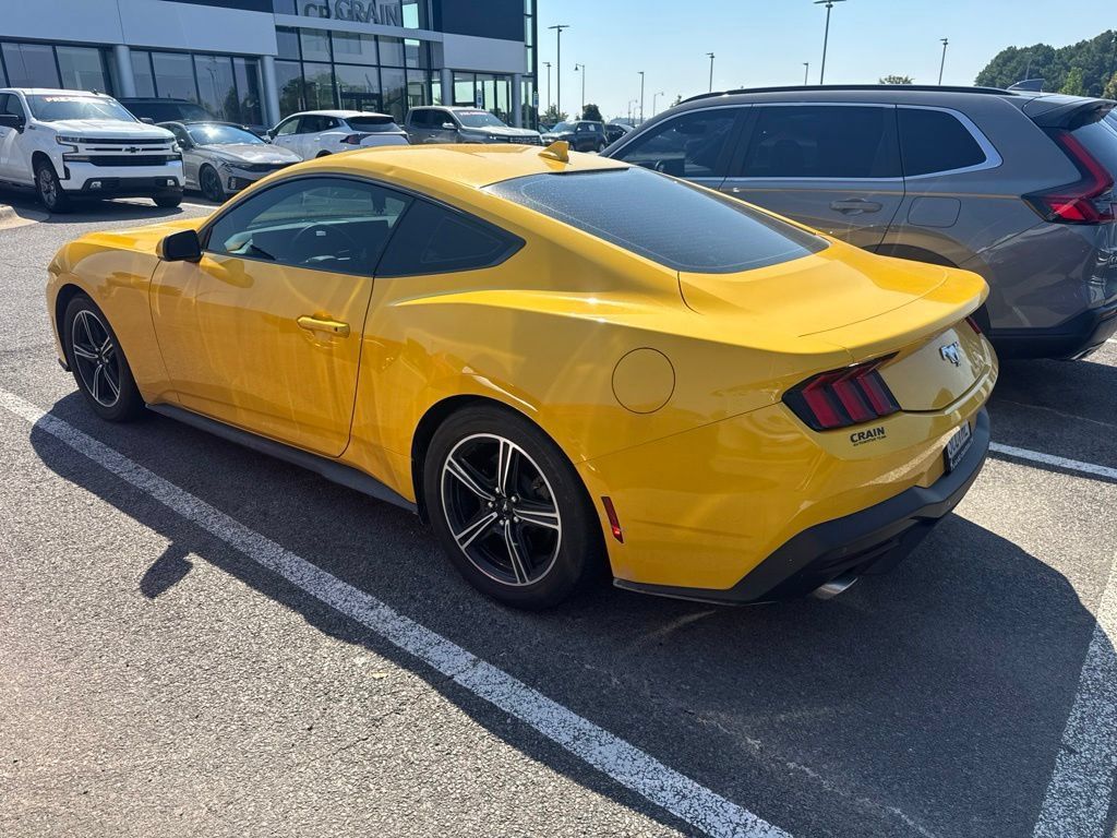 Used 2024 Ford Mustang Coupe RWD image 2