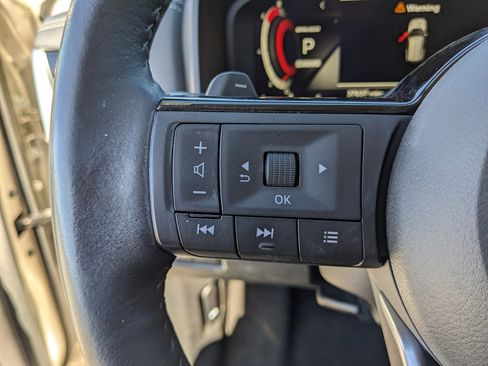 Used 2021 Nissan Rogue Platinum image 37