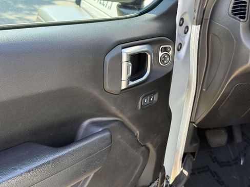 Used 2023 Jeep Wrangler Unlimited Sport AWD/4WD image 32