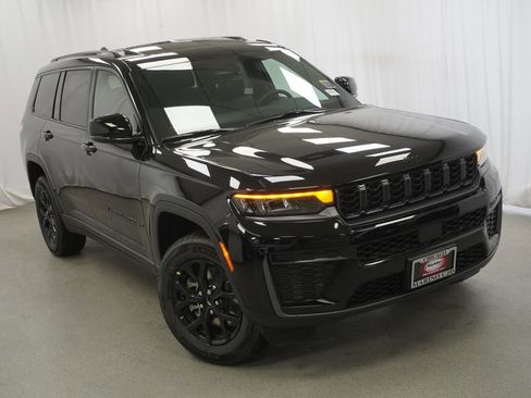 New 2026 Jeep Grand Cherokee L 4WD image 8