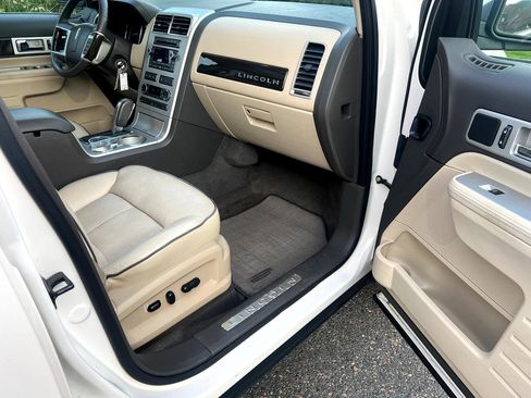 Used 2008 Lincoln MKX AWD image 16
