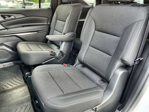 Used 2025 Chevrolet Traverse LT AWD/4WD image 25