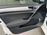 Used 2016 Volkswagen e-Golf SE w/ DC Fast Charging Package image 4