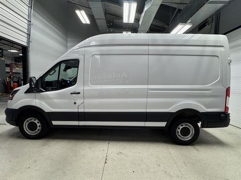 Used 2024 Ford Transit 250 148 High Roof w/ Load Area Protection Package RWD image 4