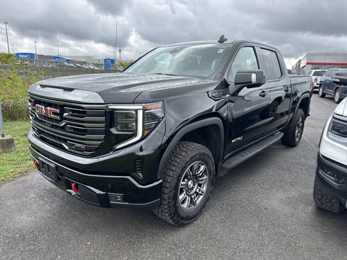 Used 2024 GMC Sierra 1500 AT4 w/ AT4 Premium Package image 4