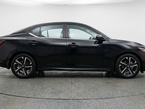 Used 2025 Nissan Sentra SV image 11