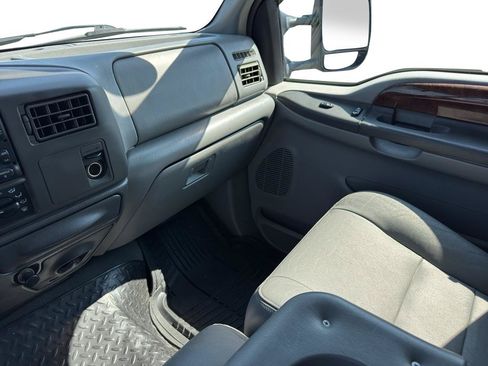 Used 2003 Ford F250 4x4 Crew Cab Super Duty image 8