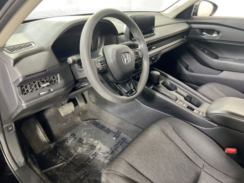 Used 2023 Honda Accord EX image 9
