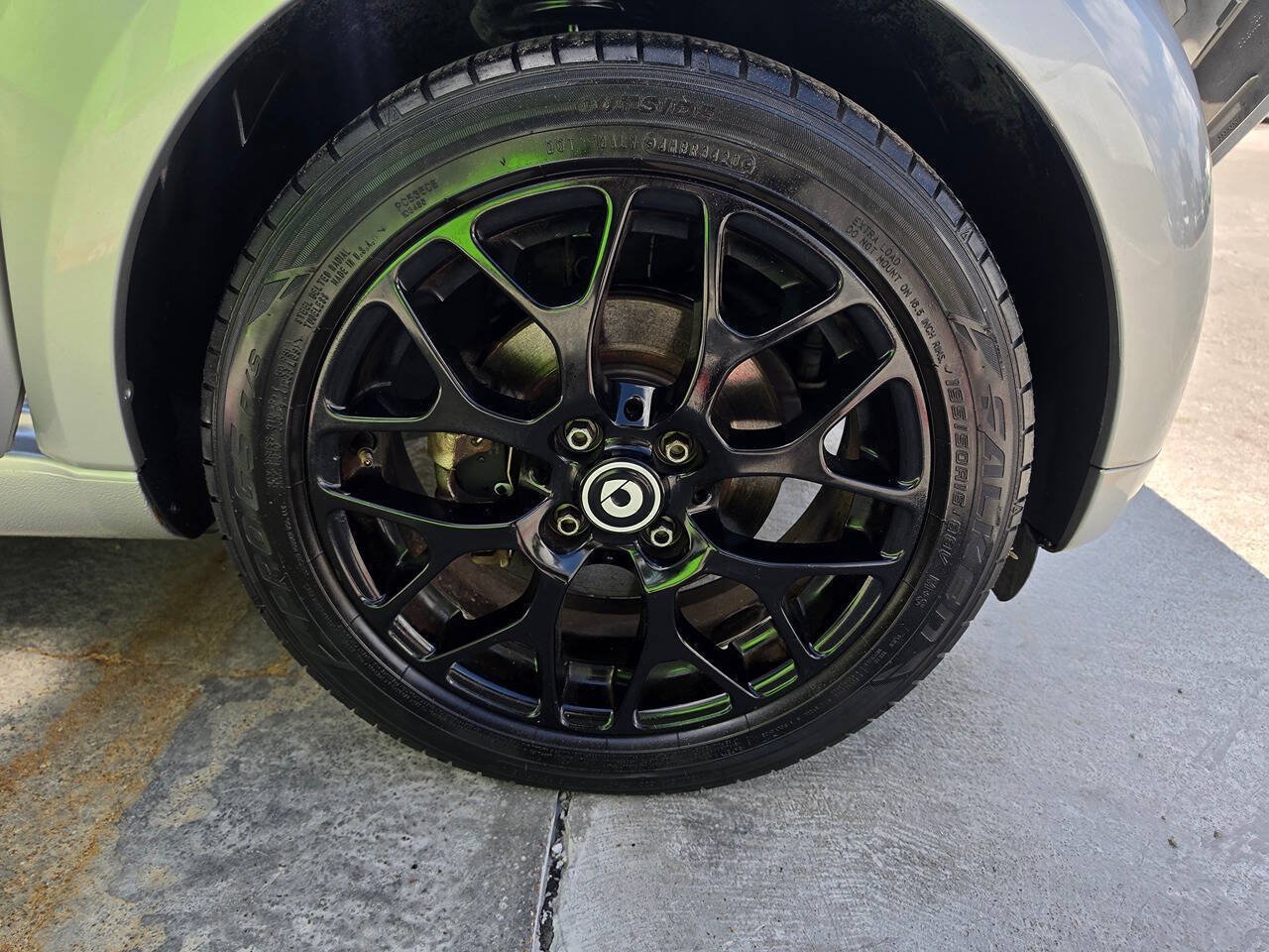Used 2016 smart fortwo passion w/ Sport Package RWD image 42