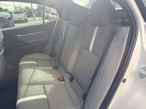 Used 2025 Toyota Camry SE image 27