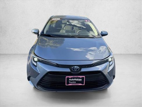 Used 2023 Toyota Corolla LE image 2