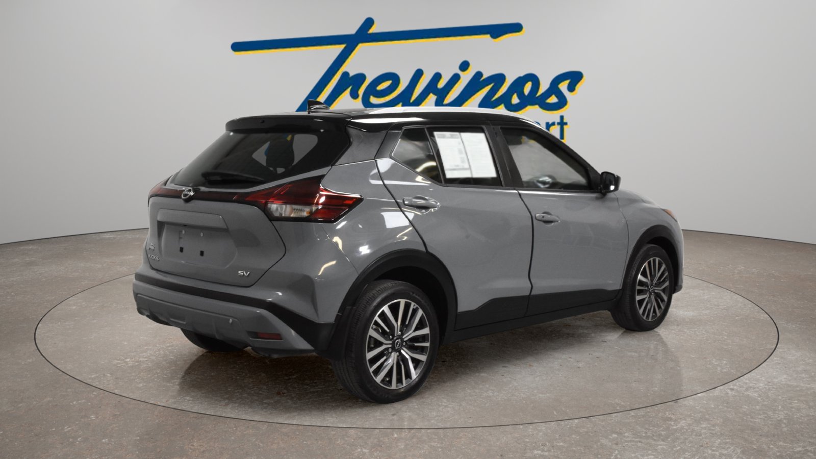 Used 2023 Nissan Kicks SV FWD image 2
