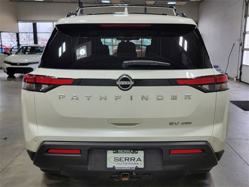 Used 2022 Nissan Pathfinder SV image 5