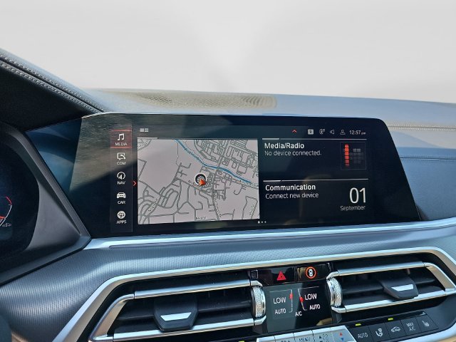 Used 2022 BMW X5 xDrive40i w/ Premium Package AWD/4WD image 19