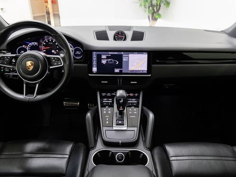 Used 2019 Porsche Cayenne S AWD/4WD image 5