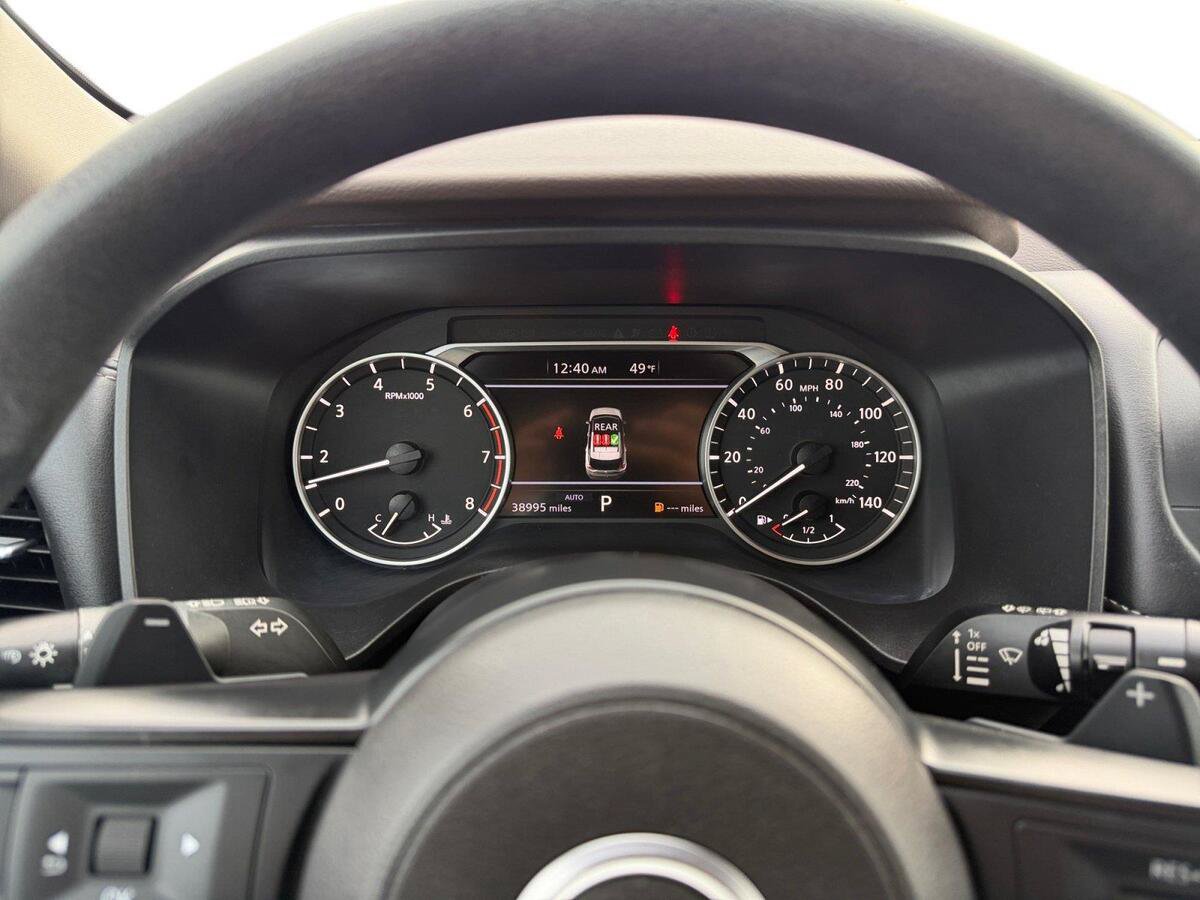 Used 2023 Nissan Rogue S AWD/4WD image 19