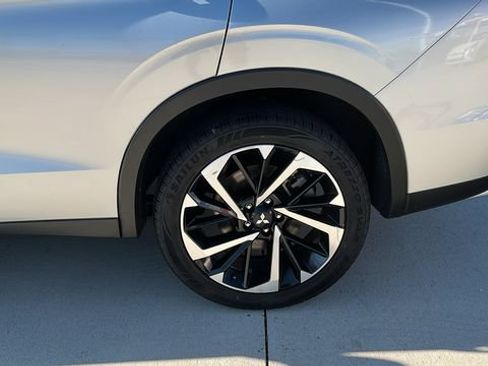Used 2024 Mitsubishi Outlander SE FWD image 21
