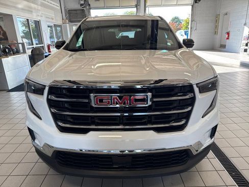 Used 2025 GMC Acadia Elevation image 8