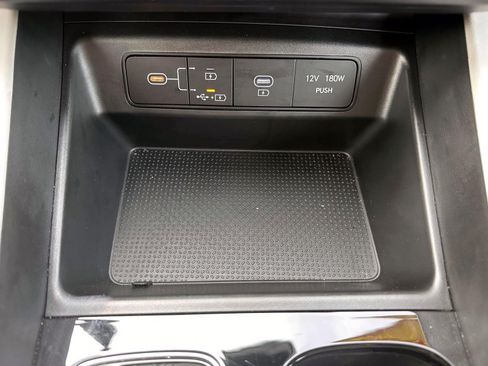 Used 2025 Hyundai Tucson SE AWD/4WD image 24