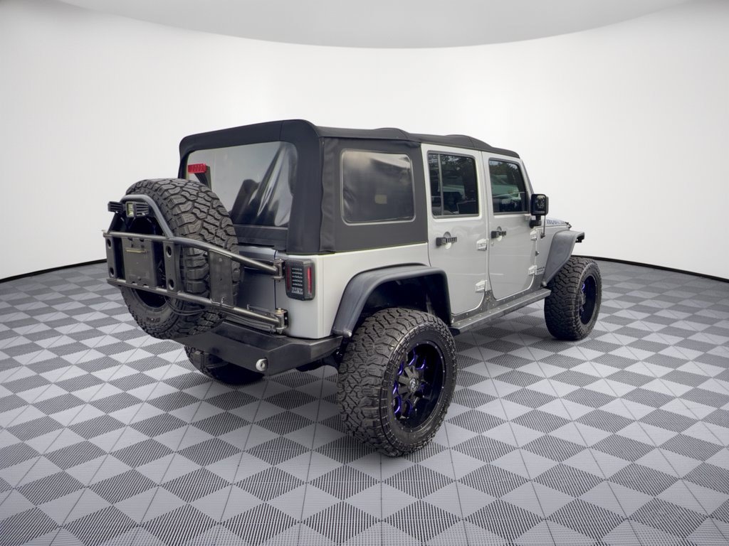 Used 2015 Jeep Wrangler Unlimited Rubicon AWD/4WD image 9