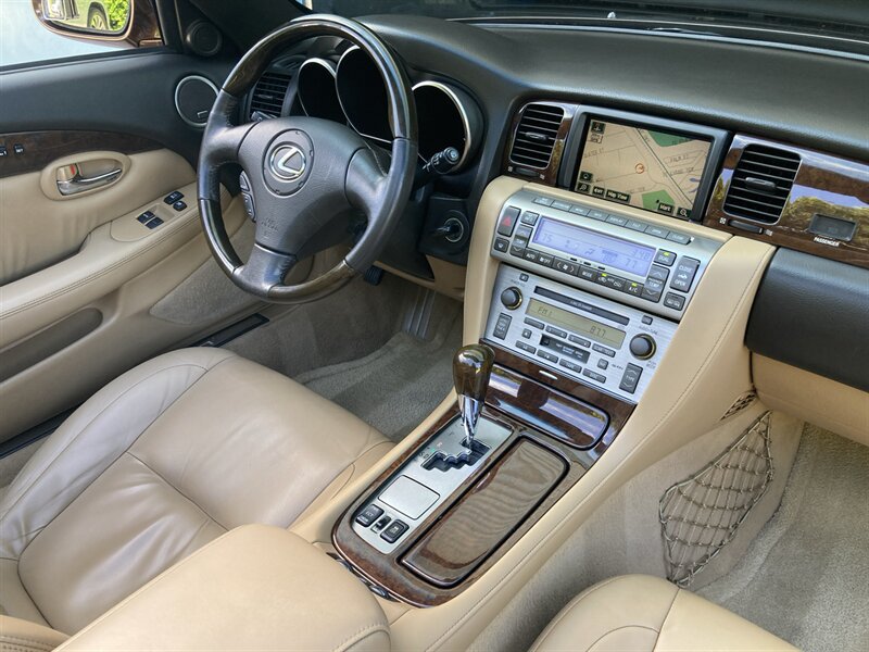 Used 2007 Lexus SC 430 Convertible RWD image 2